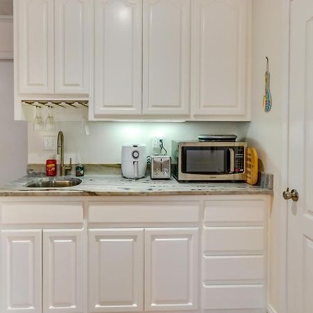 Gulf Breeze Vacation Rental For 2 With Pool Access! Buitenkant foto