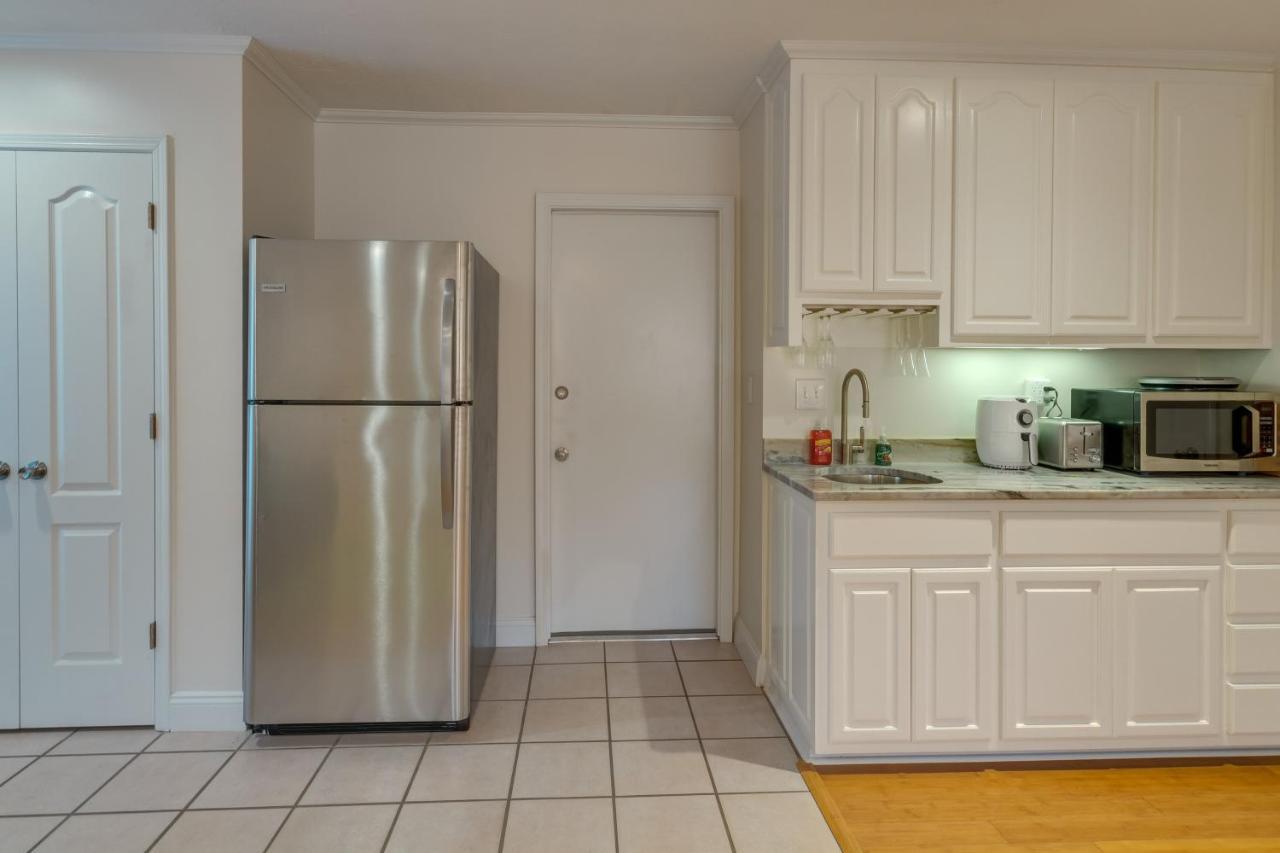 Gulf Breeze Vacation Rental For 2 With Pool Access! Buitenkant foto