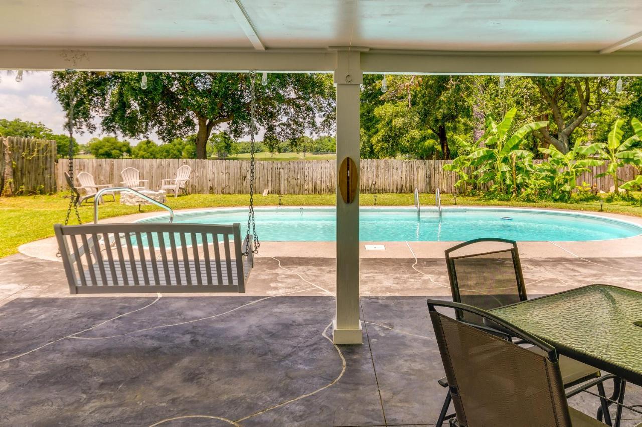 Gulf Breeze Vacation Rental For 2 With Pool Access! Buitenkant foto