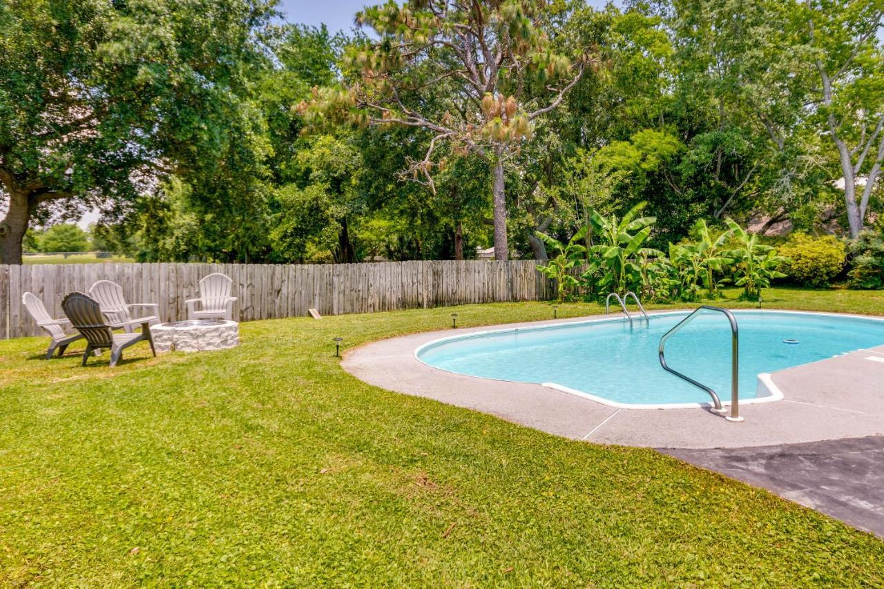 Gulf Breeze Vacation Rental For 2 With Pool Access! Buitenkant foto