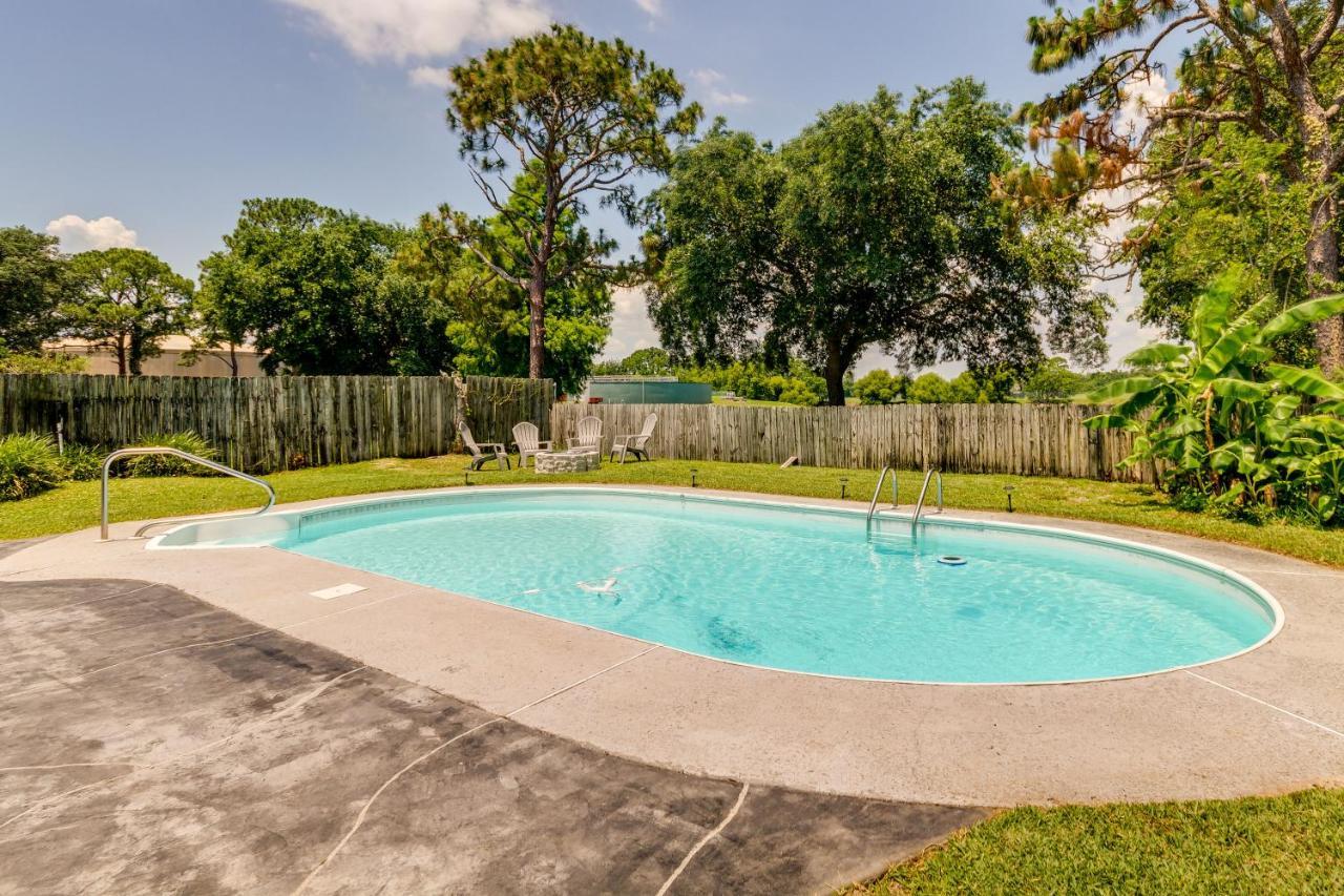Gulf Breeze Vacation Rental For 2 With Pool Access! Buitenkant foto